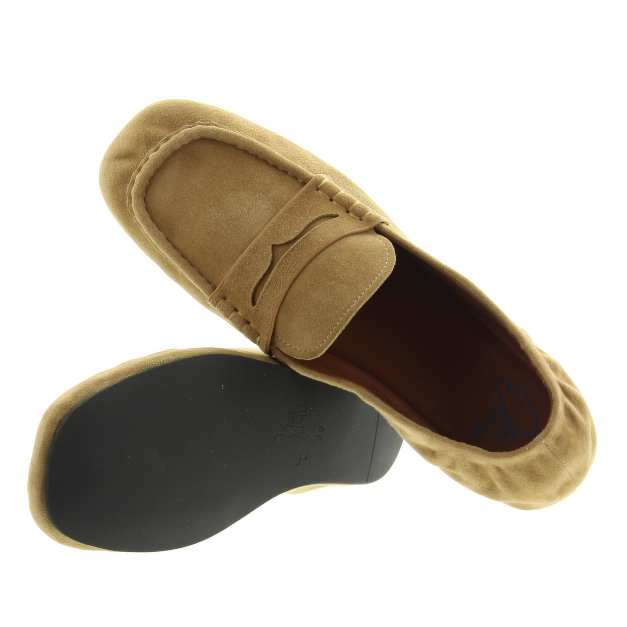 Miss Olivia Ila-A Camel