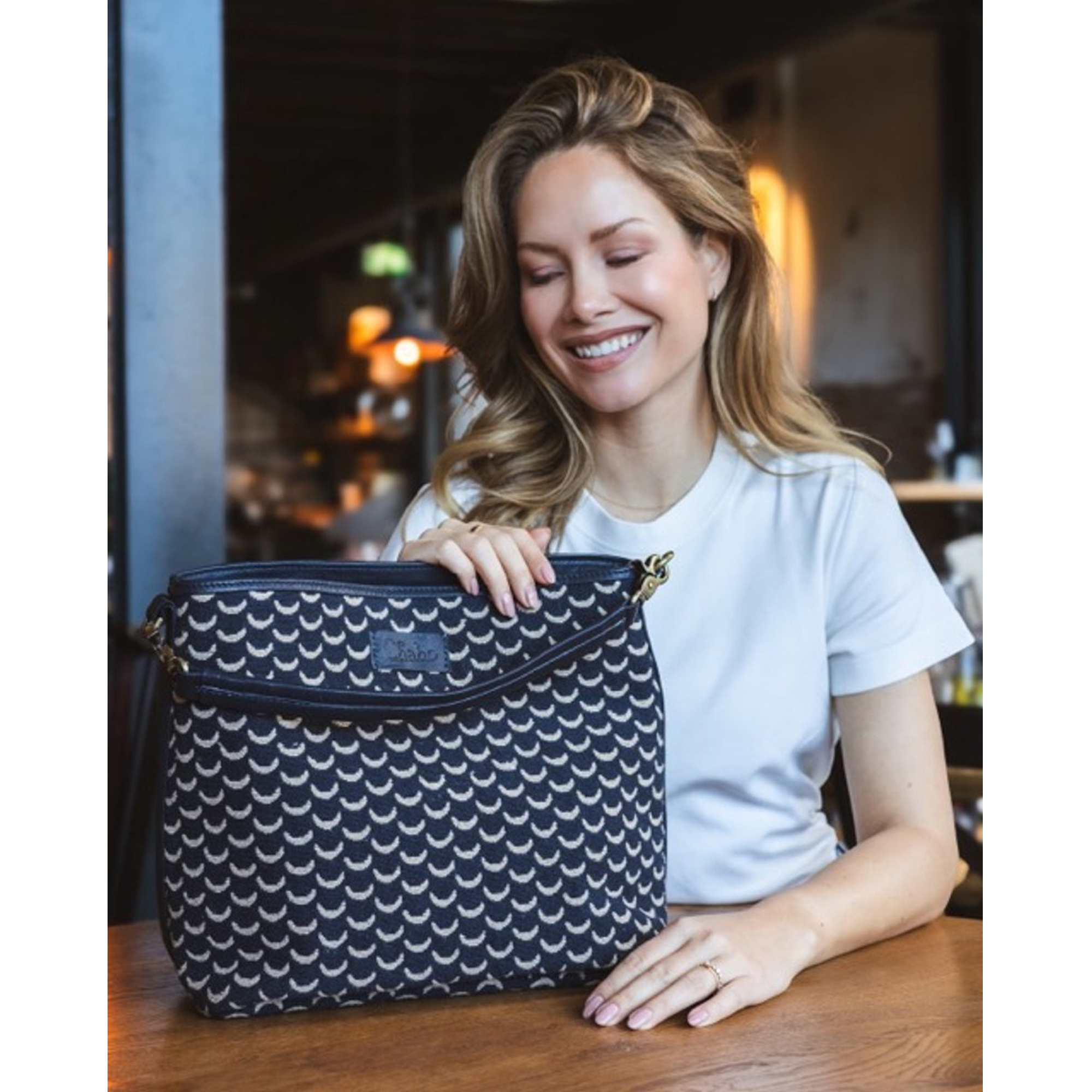 Chabo 222590 Shoulderbag Suus 01 Blue Sand
