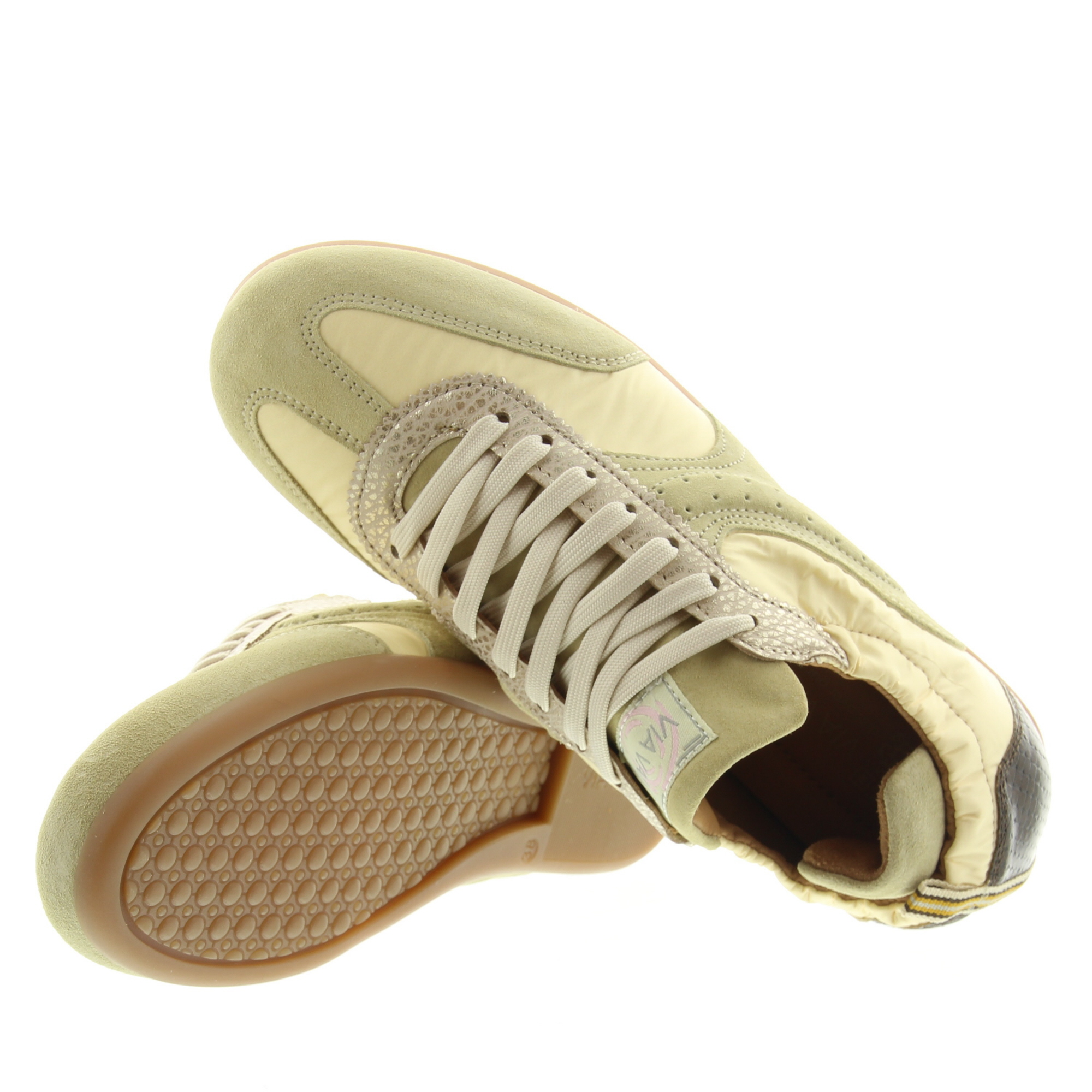 Via Vai 62383 June Haylee 01-716 Viga Paglia