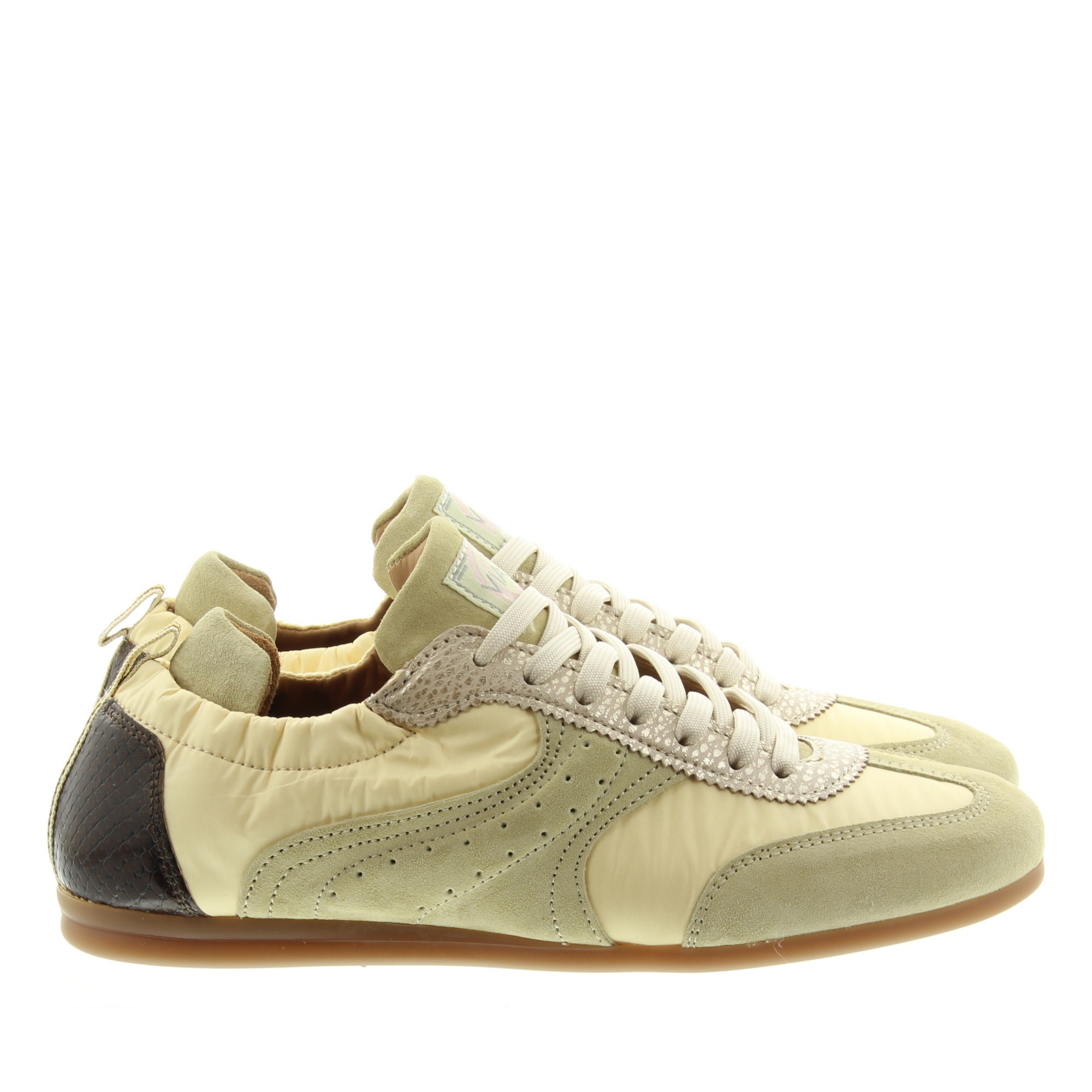 Via Vai 62383 June Haylee 01-716 Viga Paglia