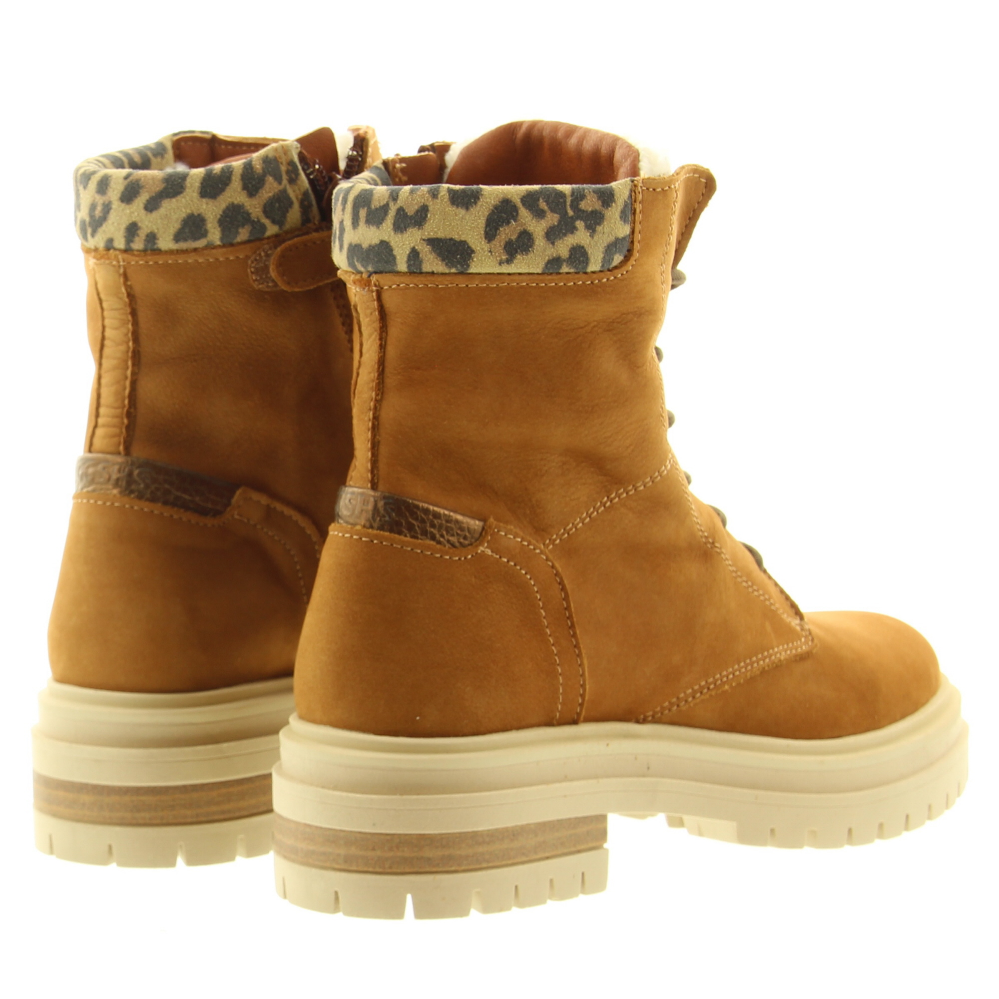 Giga G4220 A74F24 Cognac