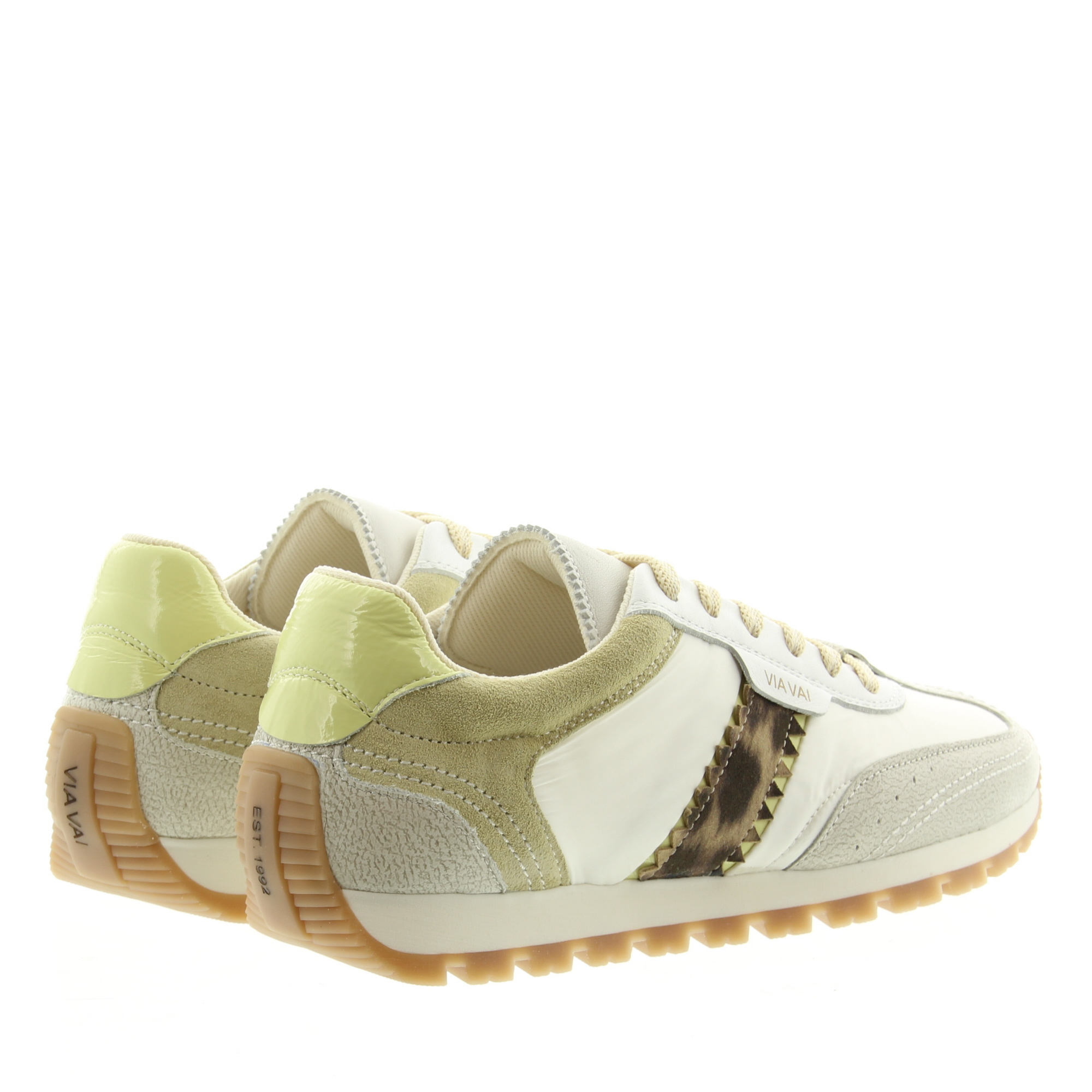 Via Vai 62399 Scott Sara 01-716 Giaguaro Paglia