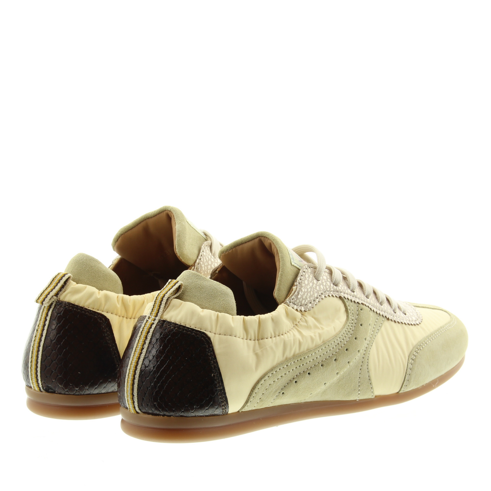 Via Vai 62383 June Haylee 01-716 Viga Paglia